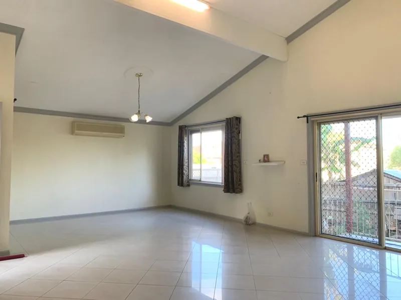 Low Maintenance modern Townhouse set in a prime location