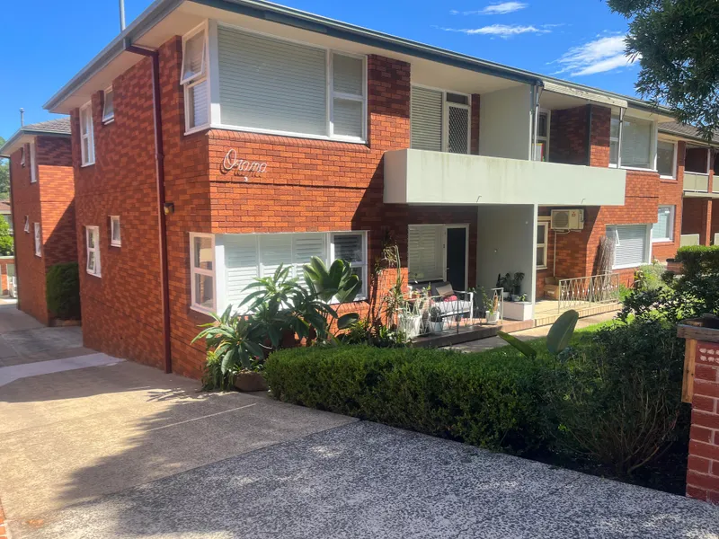 Beautifully Renovated 2 Bedroom Unit