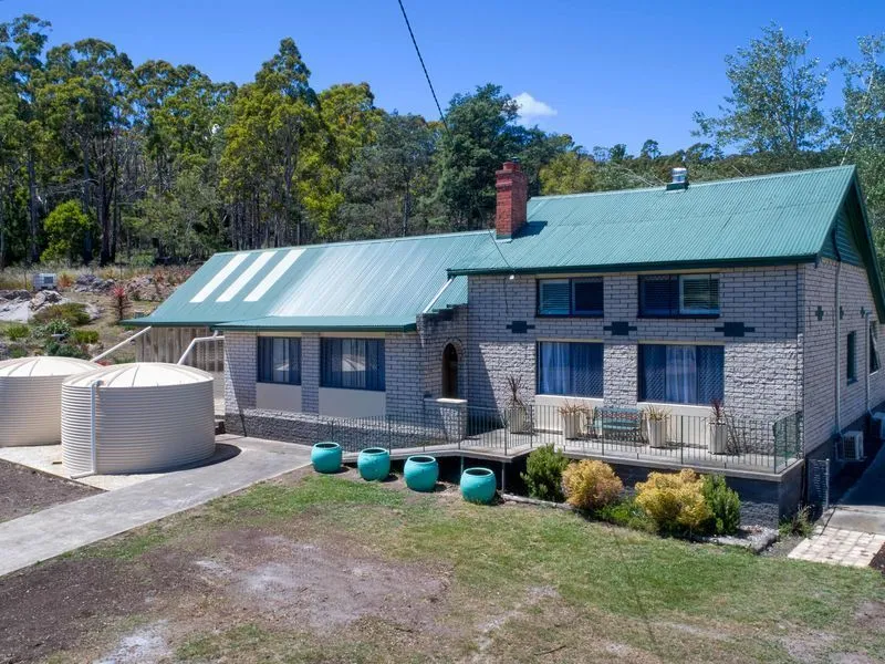 Large Family Home/Potenial For Other Uses