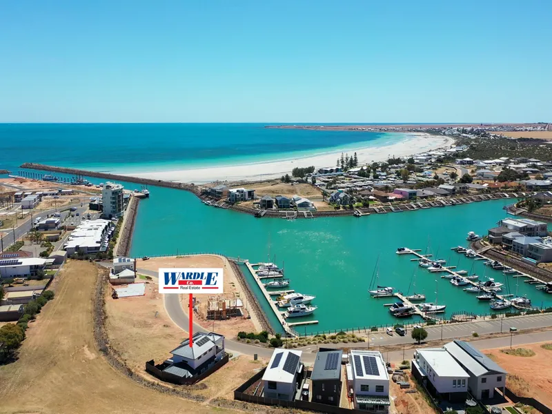 LUXURY LIVING WITH MARINA VIEWS