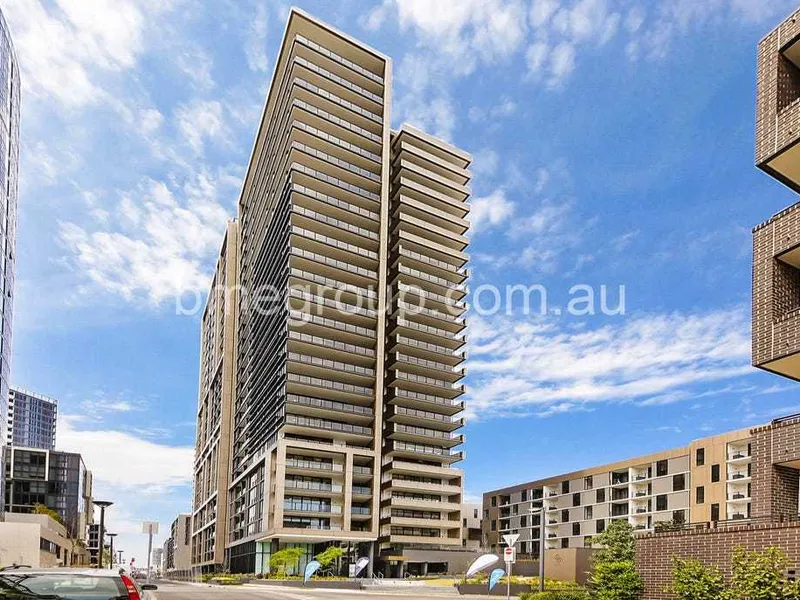 Modern 1 Bedroom + 1 Study Apartment!