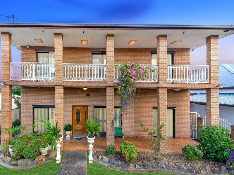 Sold brick master built family home set on a north-facing 556.4sqm block