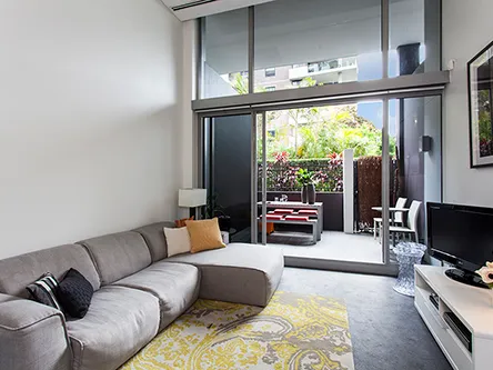 Spacious courtyard apartment in 'The Ikon'