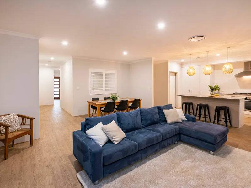 DUNSBOROUGH BEAUTY – READY TO MOVE IN!