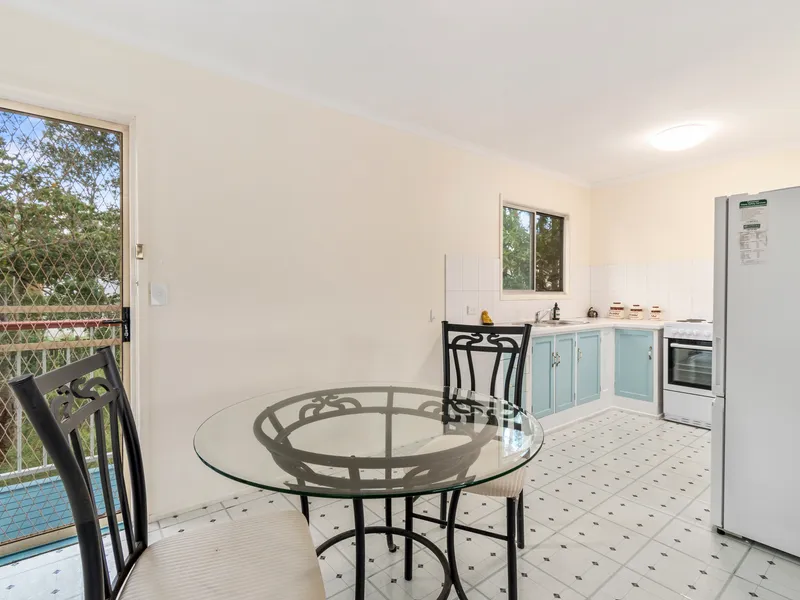 Wow: 70 Metres To The Park. And Forget The Morning School-Run!