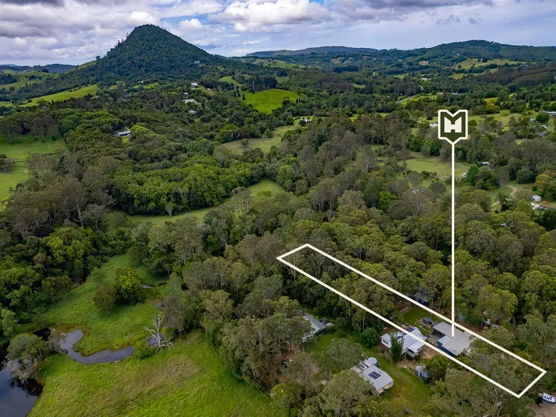 3 Bedroom home on half an acre!
