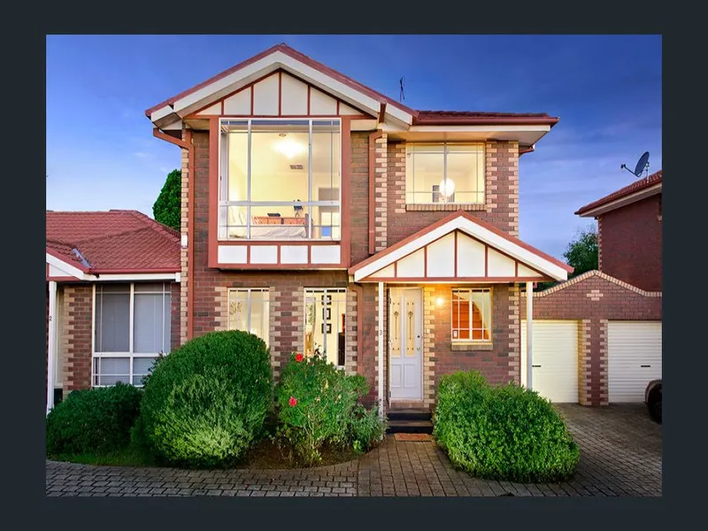 Perfect Townhouse with Outdoor Spa!