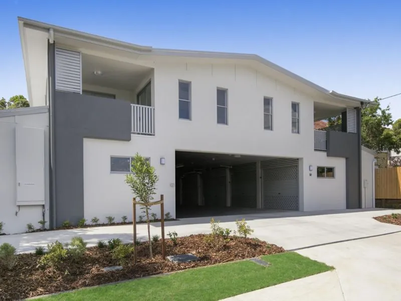 Near new modern unit in quiet street - Walking distance to Woolworths Moorooka