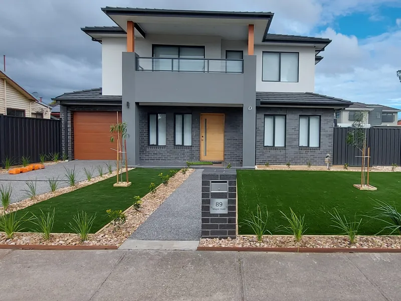 Sensational New Home in Top Location