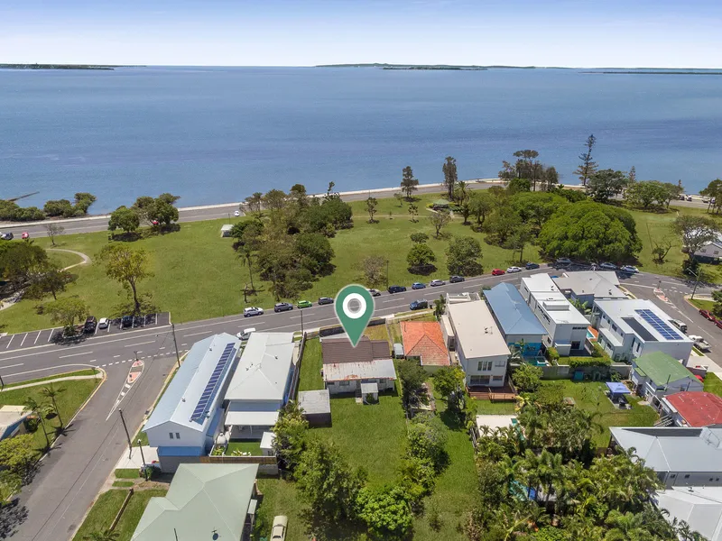 3 MONTH LEASE ONLY! Upper Esplanade, a location not to be missed! 