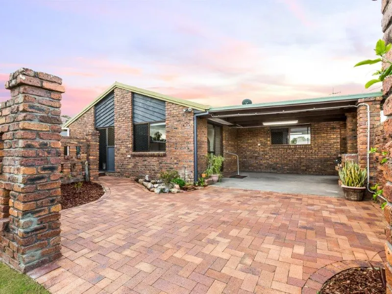 Newly Renovated - 4 bedroom Home - Quiet Area