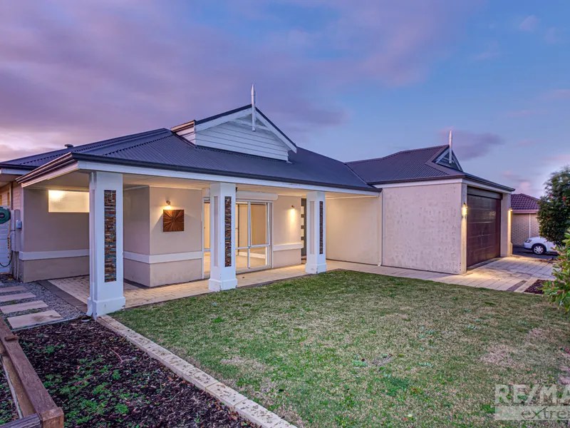 THIS HOME COMES WITH ALL THE EXTRAS... AND IS HUGE...!!!