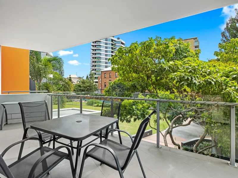 Sublime Living in Kangaroo Point - Large Floorplan with Tranquil Leafy Outlook