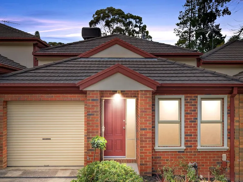 PERFECT LOCATION WITH LOW MAINTENANCE