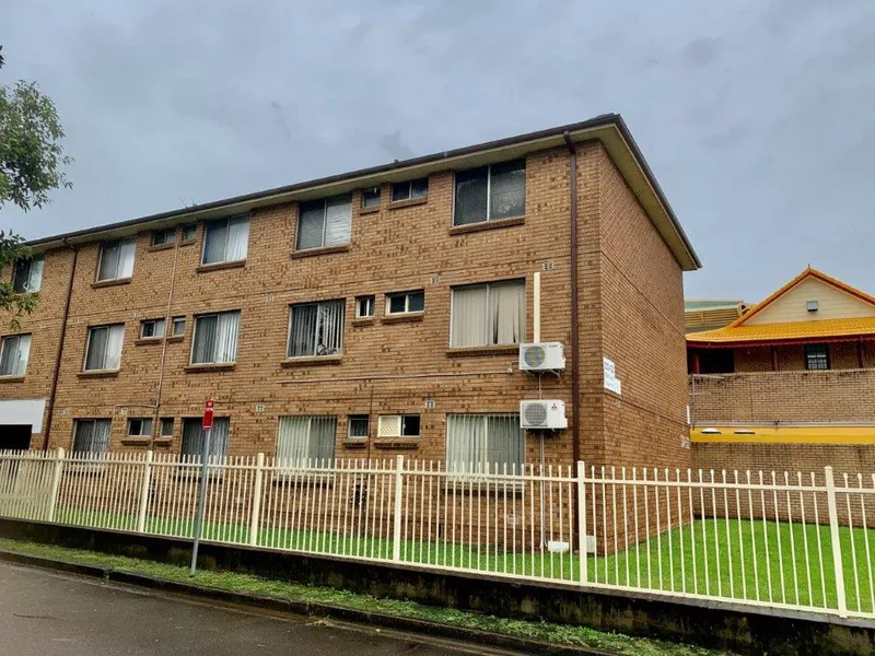 FULLY RENOVATED FIRST FLOOR 