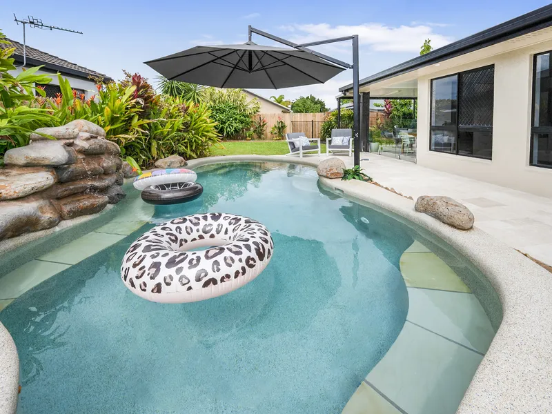 Arguably one of the best family locations in Kirwan. This property has had an amazing make over that will make you the envy of all your friends!!