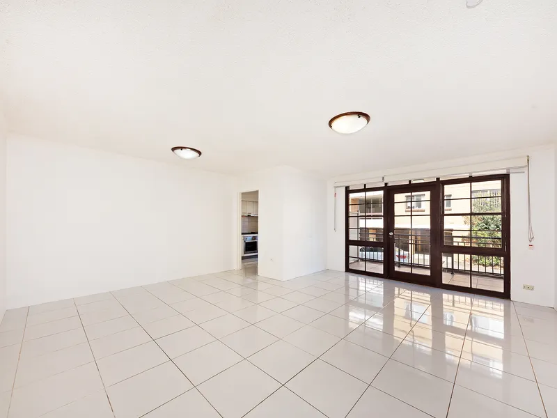 Spacious light filled apartment - Potential, Privacy & Prime Location
