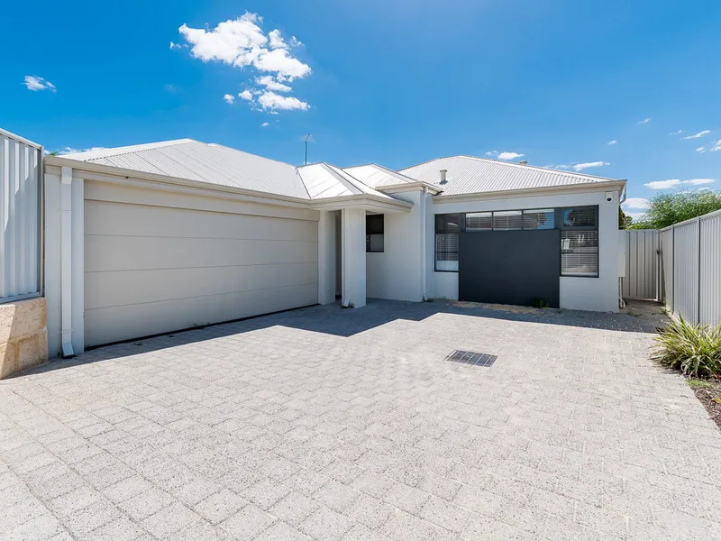 IMMACULATE! MODERN! SPACIOUS!