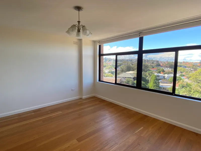 SUNNY BRIGHT TWO BEDROOM APARTMENT!