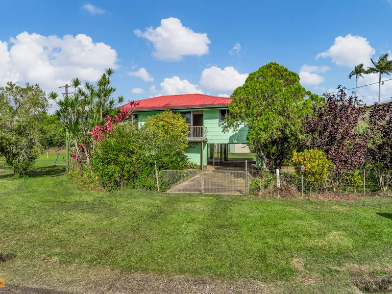 Highset home, walking distance to CBD