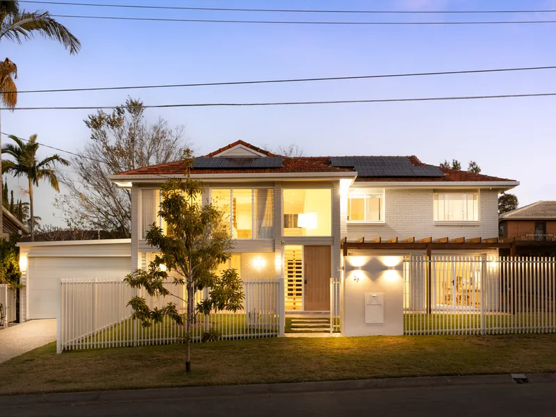 Exquisite Renovation! Dream Family Home in Corinda