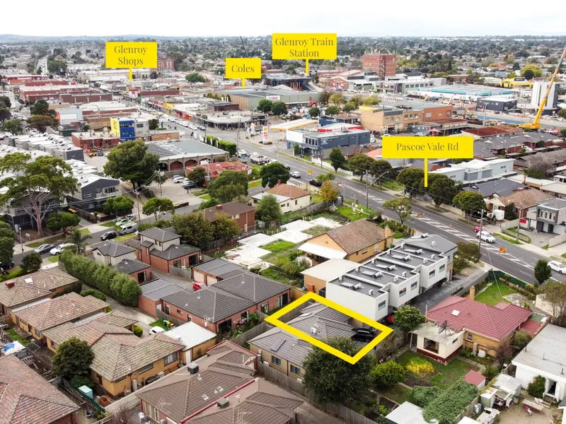 Meticulously maintained villa in a prime locale