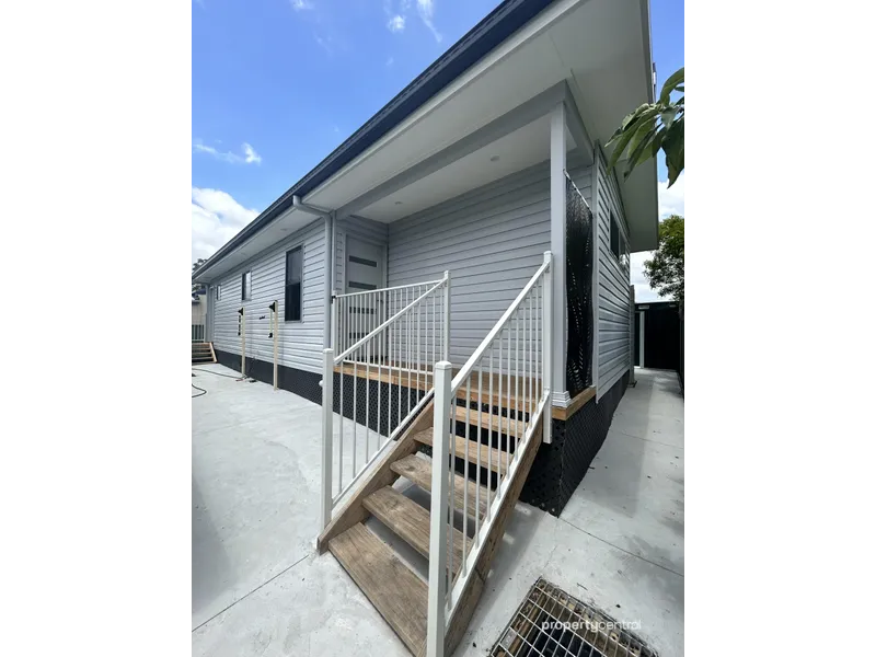 BRAND NEW SPACIOUS TWO BEDROOM GRANNY FLAT WITH YARD