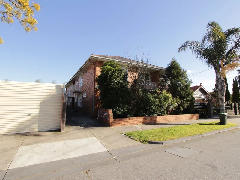 One bedroom apartment, unit, townhouse & warehouse