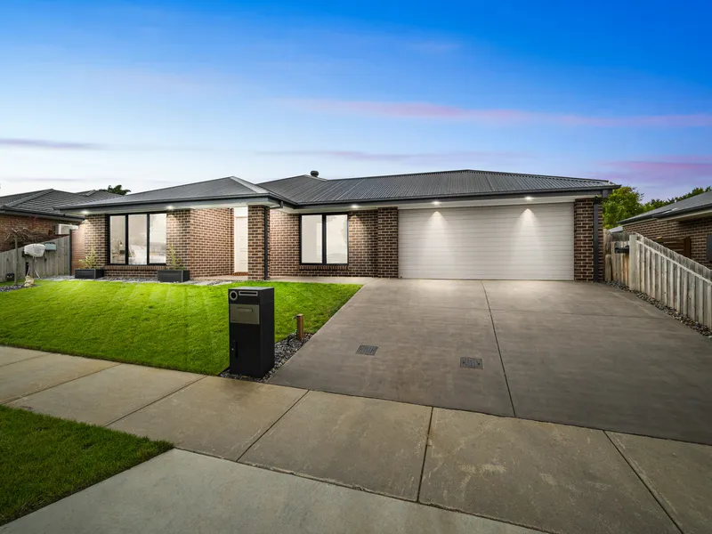 FIVE BEDROOMS + A MAMMOTH SHED!