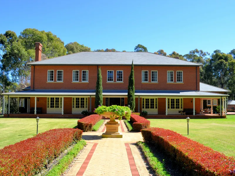 LILYBROOK - LUXURY ESTATE