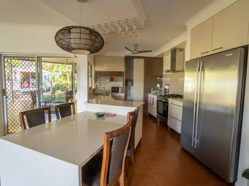 Modern: Keep your horses in your own back yard / Tree Change - reef/rainforest/waterfalls/foodie trails