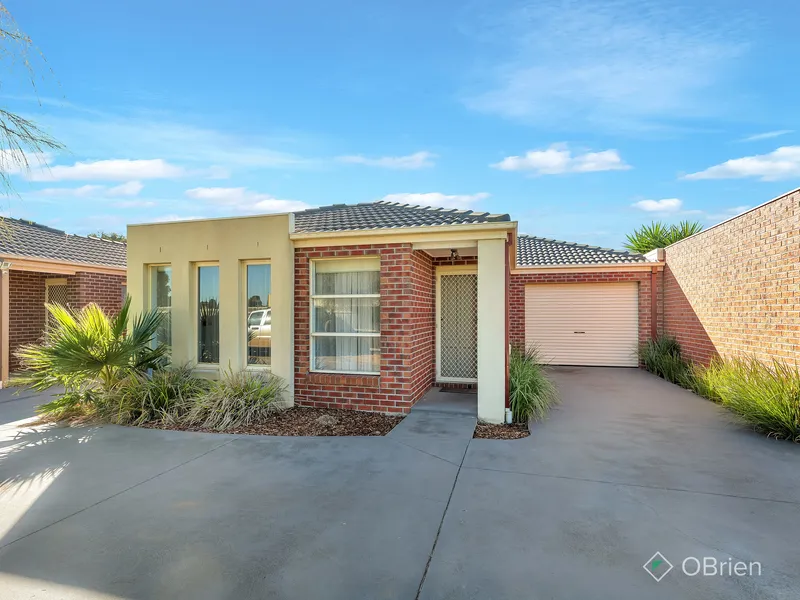 PERFECTLY LOCATED IN THE HEART OF HOPPERS CROSSING!