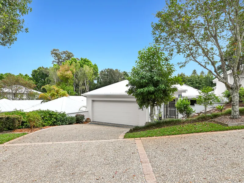 Private Single Level Villa - Woodlands Estate