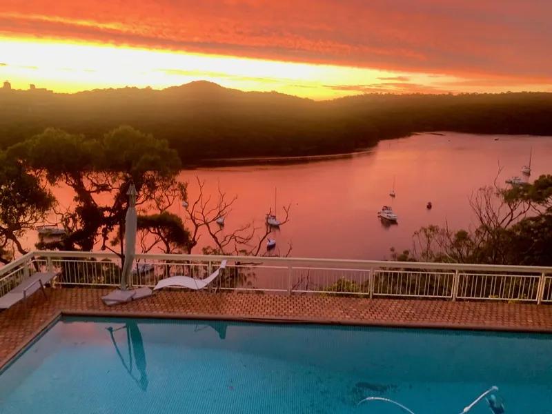 Breathtaking views over middle harbour