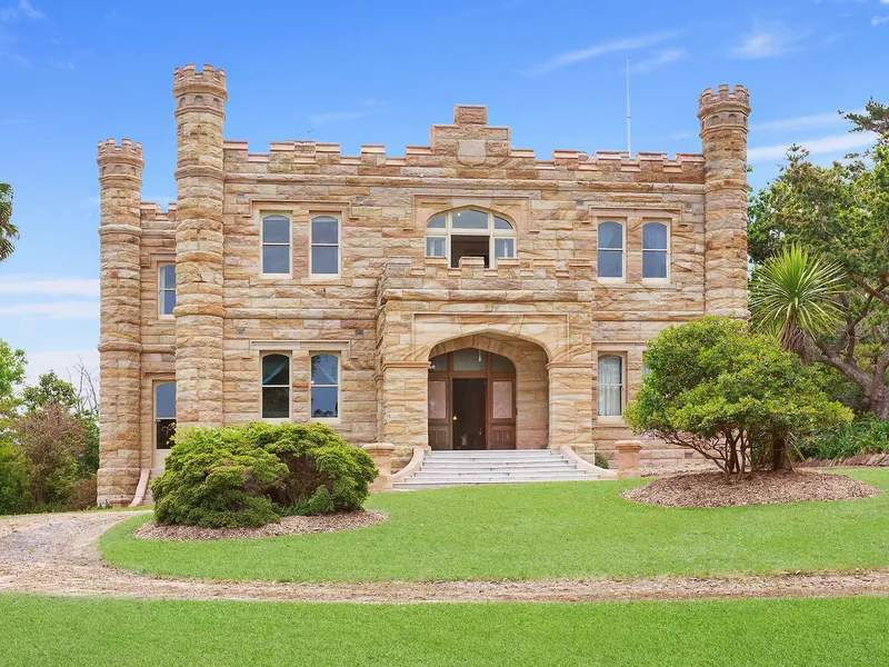 MAGICAL AND HISTORIC 'INNISFALLEN CASTLE' ON 8,333 SQM 