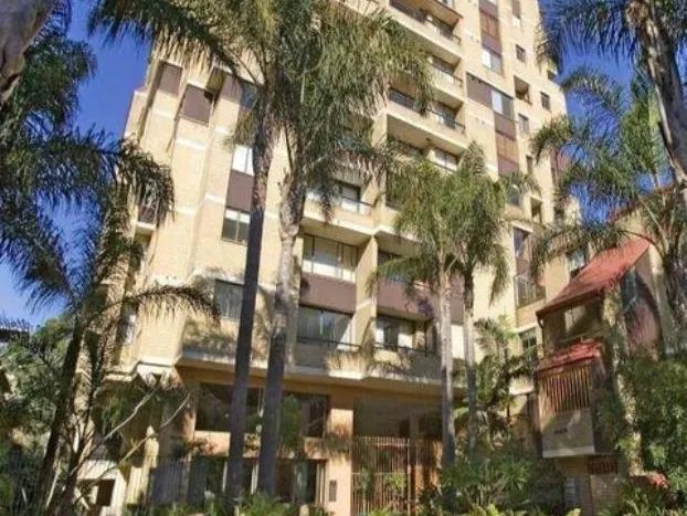 Light Filled Two Bedroom Apartment In The Heart Of Potts Point