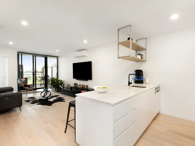 Light-filled Low Maintenance Living