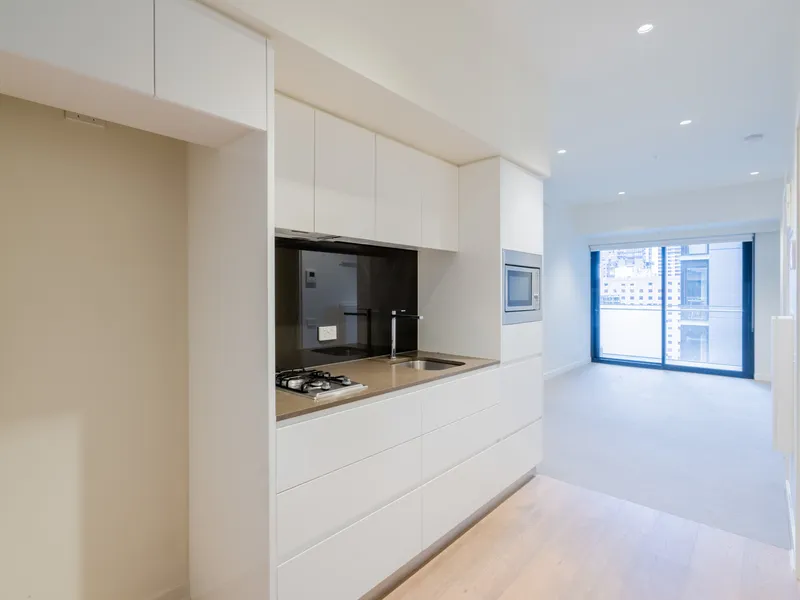 Two Bedroom Apartment Located in Melbourne Prime Location! ( private inspection upon request )