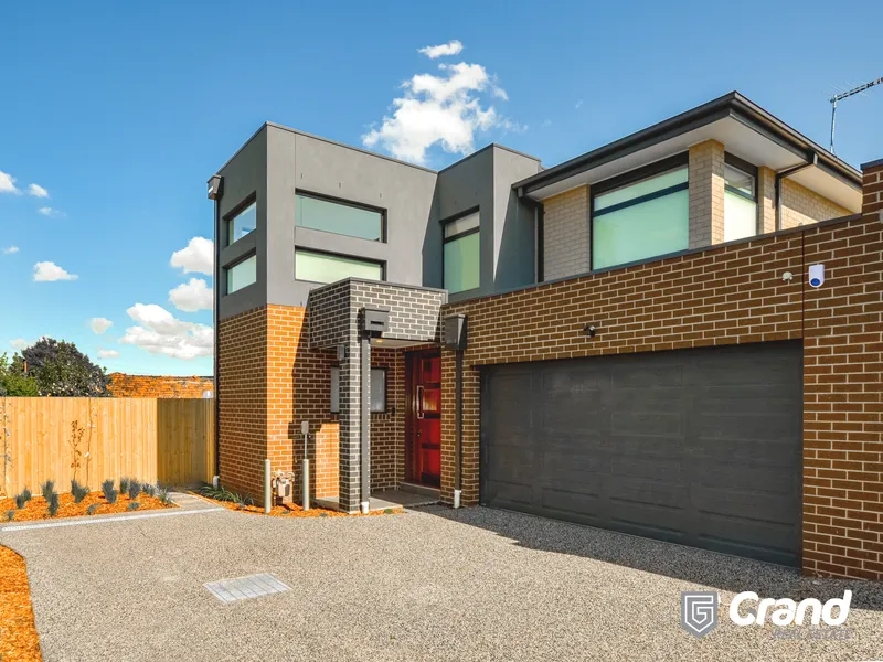 BRAND NEW TOWNHOUSE (4 BEDROOMS PLUS STUDY) IN THE HEART OF MULGRAVE WITH ALL CONVENIENCE YOU NEED