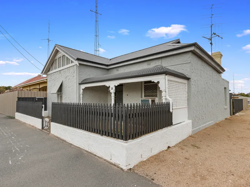 Charming 1880s Cottage with Modern Upgrades