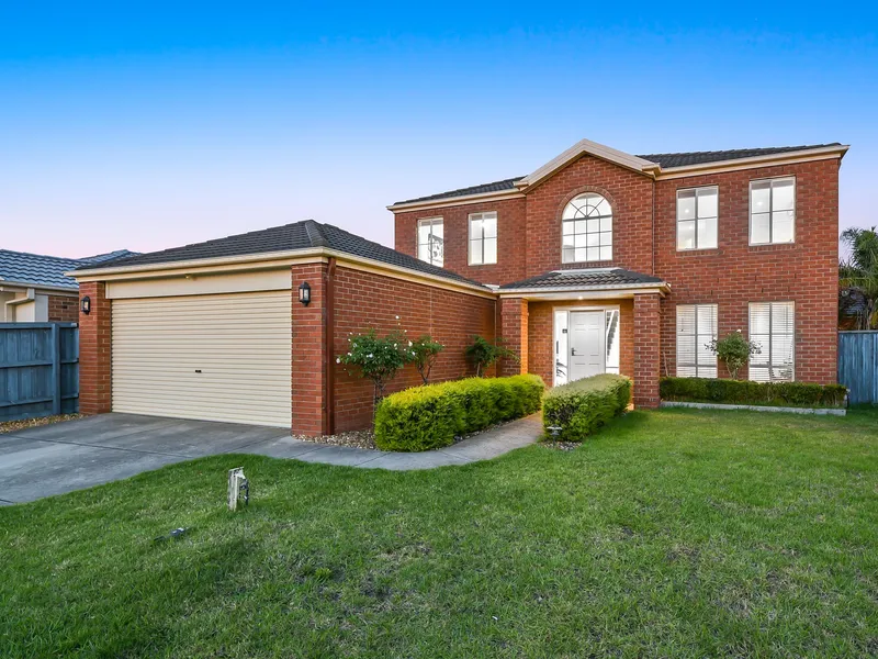 Supersized family home in friendly neighbourhood