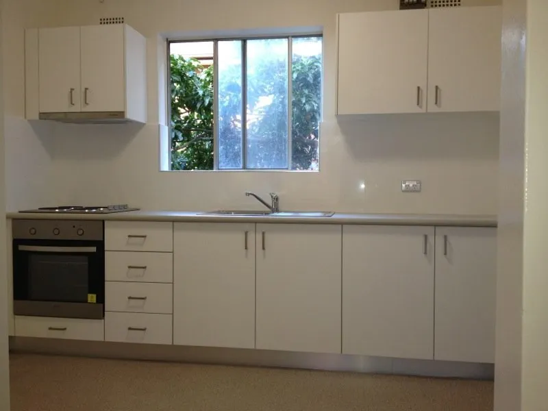 **Open Inspection - Sat 10 April 11.30am - 12 pm** Renovated 2 bedroom Apartment - One weeks rent free!