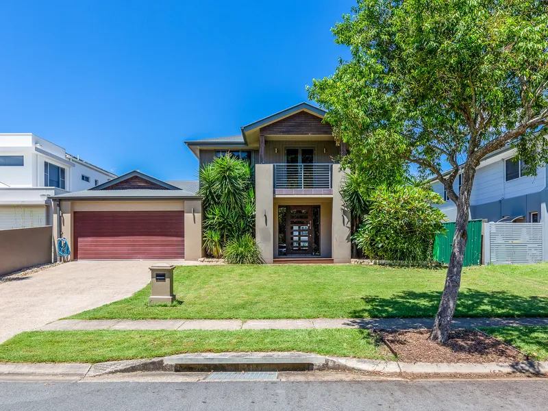 IMMACULATE 4-BEDROOM WATERFRONT HOME!!