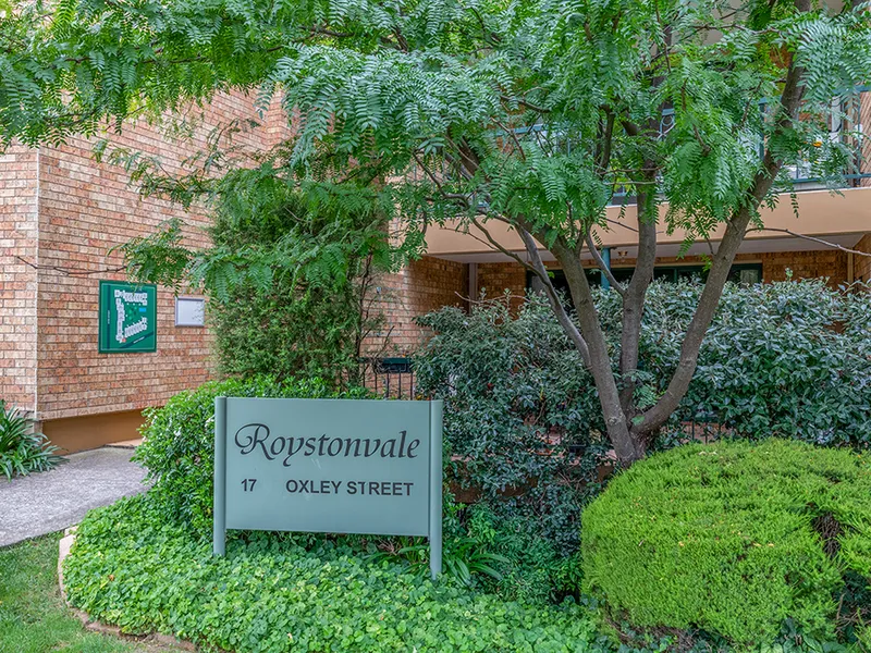 SPACIOUS APARTMENT ON THE GRIFFITH/KINGSTON PRECINCT