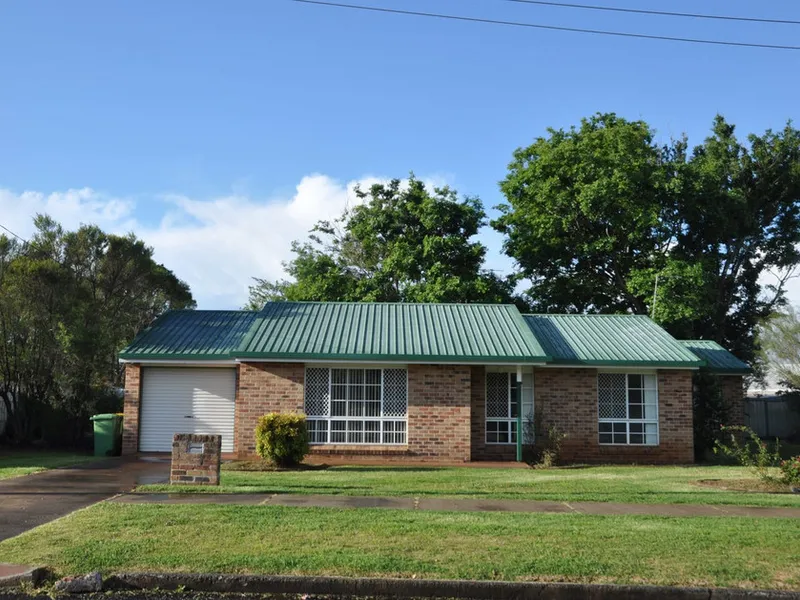 GREAT FAMILY HOME IN CONVENIENT LOCATION!