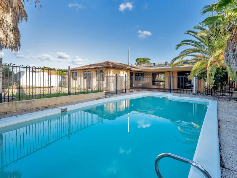 Great Family Home with a Large Pool