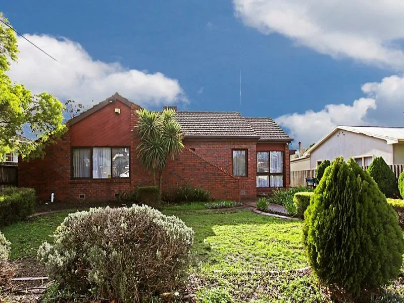 3 BEDROOM HOME IN HIGHTON HOT SPOT