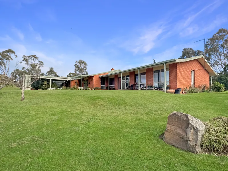 MESMERISING COUNTRY PROPERTY