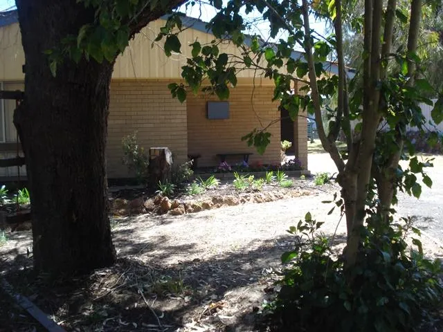 Family Home with Large Shed & Side Access