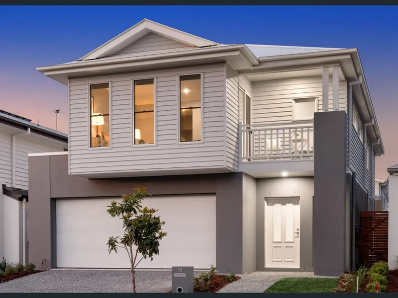 Luxurious Family Home With Good Size Private Yard